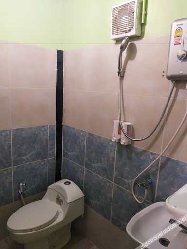 Bathroom 3, Baan Suan Siri Resort, Muang Rayong