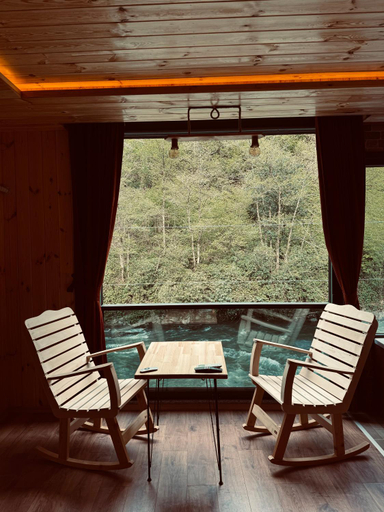 Others 3, River House Suit, Ardeşen
