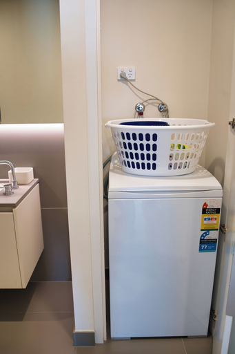 Bathroom 2, Park Avenue - Carnegie, Melbourne