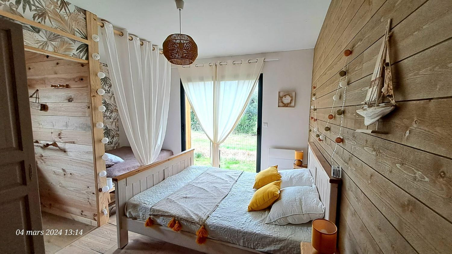Bedroom, Les Bord'Oceanes Piscine Sauna & Spa et Villa Marensine et Villa Oyat, Landes