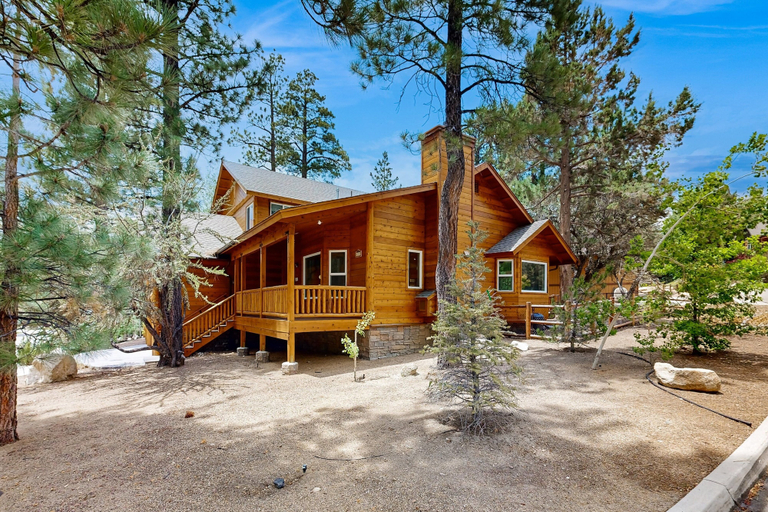 Exterior 5, Big Bear White Skies #674, San Bernardino