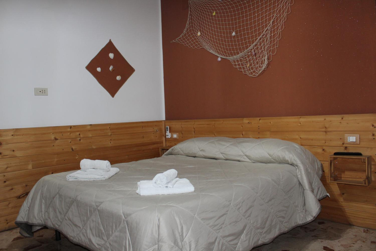 Bedroom 3, Nettuno, Messina