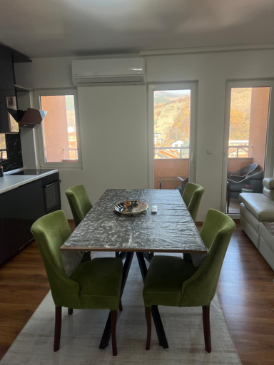 5, Peja Apartment, Peć