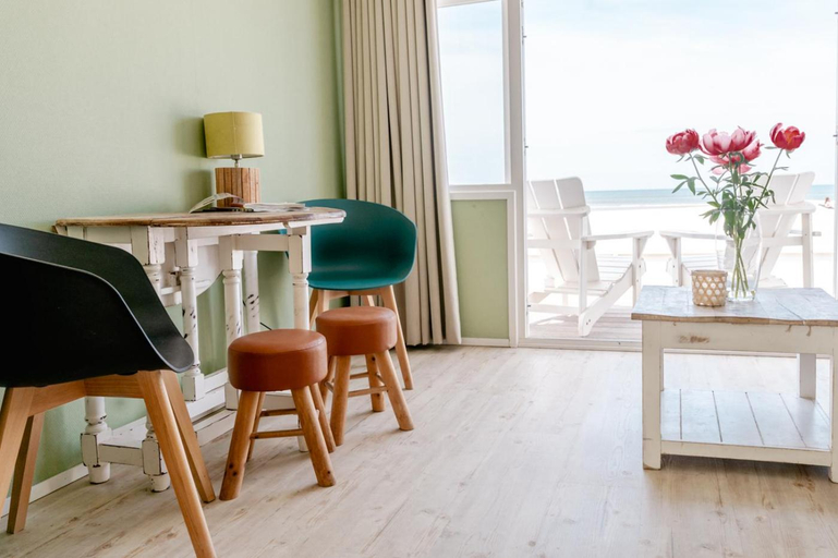 Others 3, Rijk aan Zee Ecolodges, Beverwijk
