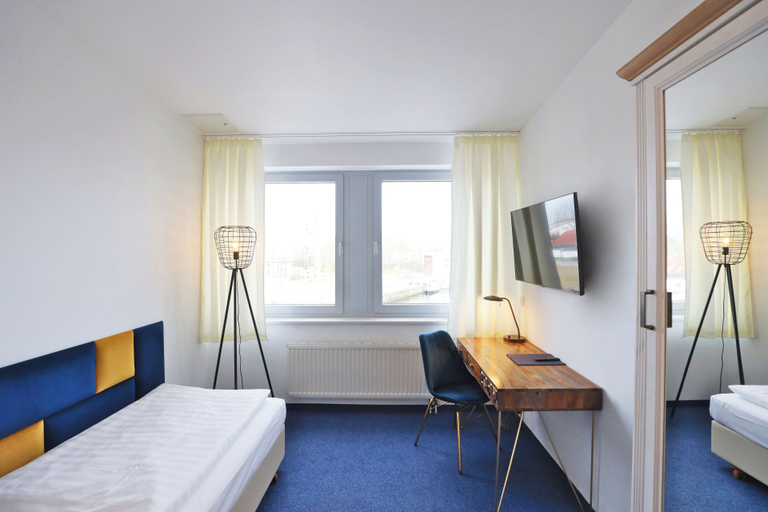 Bedroom 2, ホテル・アム・カイ334, Rostock