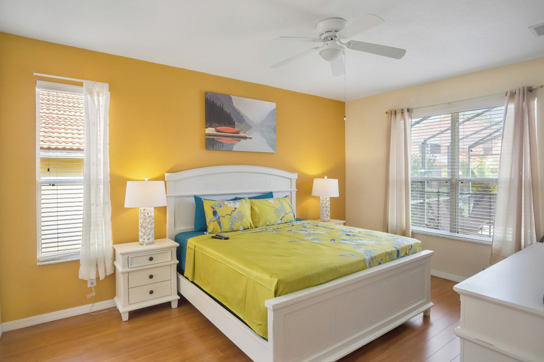 Room 1, Enchanted 5BR Townhome Disney Fun Awaits, Polk
