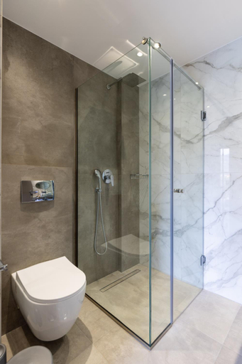 Bathroom 2, Carpe Diem, East Macedonia and Thrace