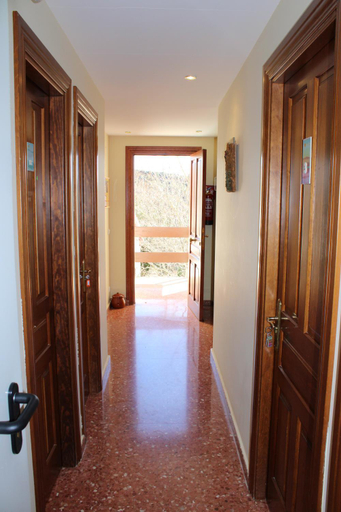 Others 5, Pension Los Mallos, Huesca
