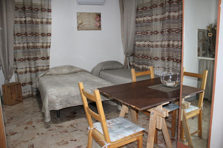 Others 5, Nettuno Rooms, Messina