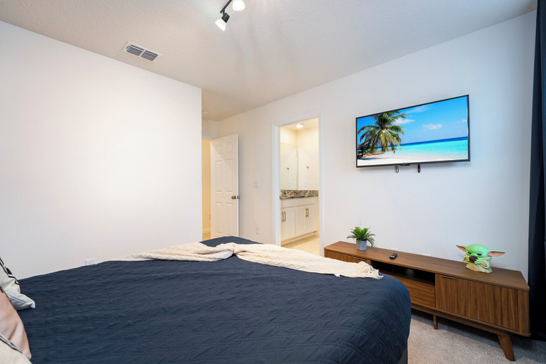 Living area 2, Modern Retreat Private Pool Near Disney, Osceola