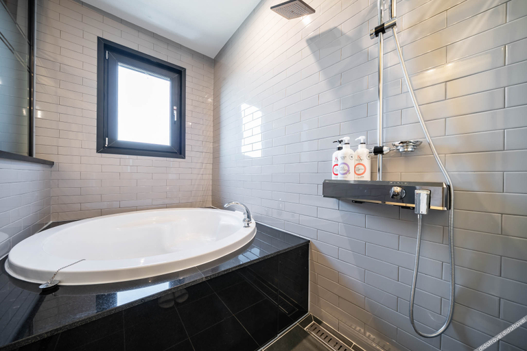Bathroom 5, Pyeongtaek Hermes Hotel, Pyeongtaek