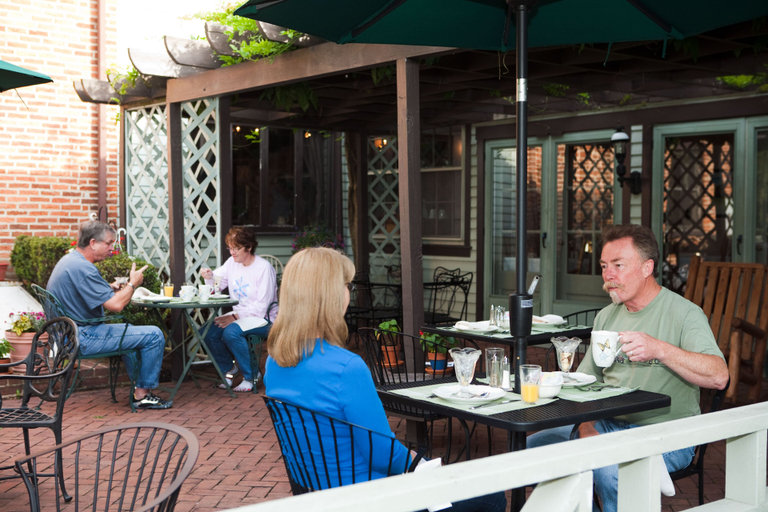 Food & Drinks 4, Baladerry Inn, Adams
