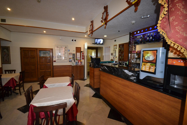 Others 5, Hotel Ferrarese, Roma