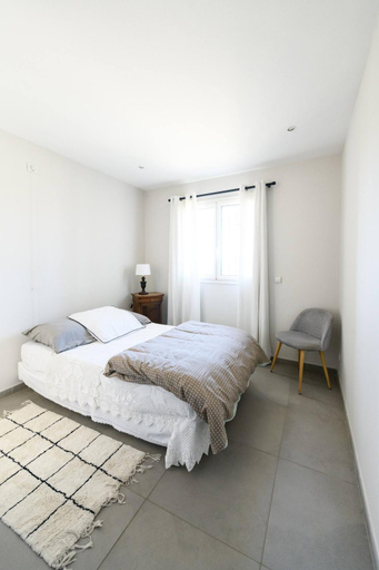 Others 3, Room in a farmhouse - private bathroom - by feelluxuryholidays, Vaucluse