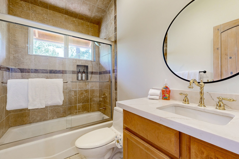 Bathroom 4, Big Bear White Skies #674, San Bernardino