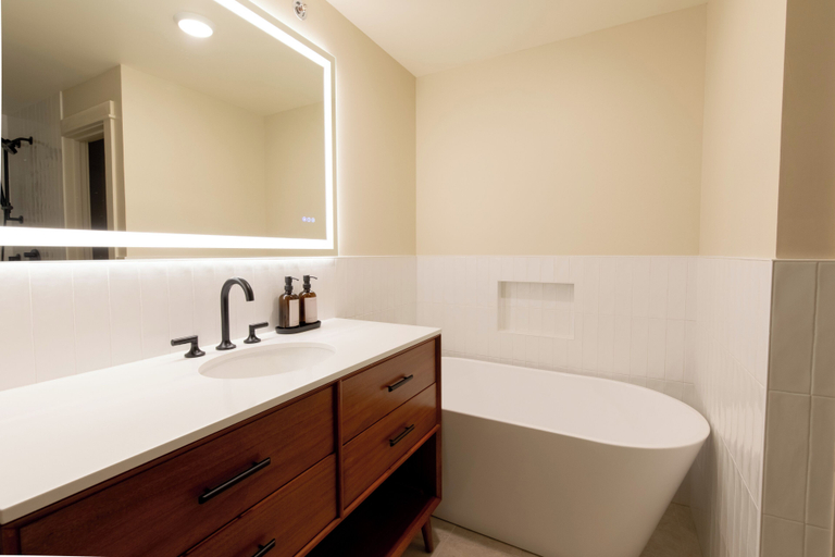 Bathroom 4, The 1850 Hotel, Watauga