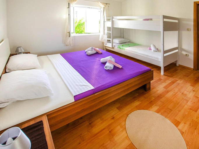 2, Apartment in Seline near Paklenica Park, Starigrad
