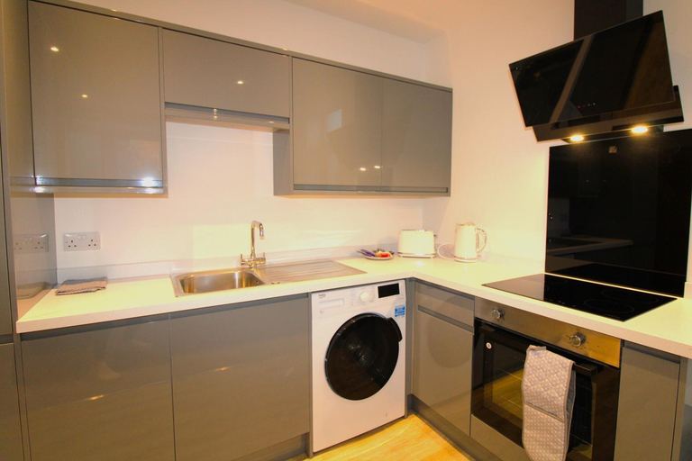 Others 5, No 10 @Short Stays, Hampshire