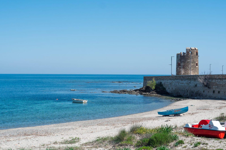 Others 5, Splendid villa a stones throw from the sea., Nuoro