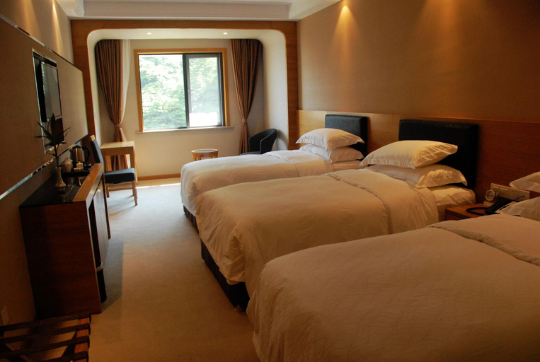 Bedroom 2, Xihai Hotel, Huangshan
