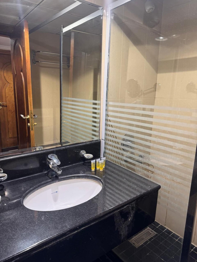Bathroom 3, AL HAYATT INTERNTIONAL, Al Madinah Al Munawwarah
