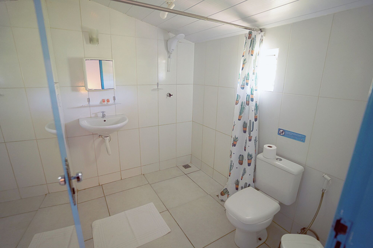 Bathroom 3, Oceano Azul, Fernando de Noronha
