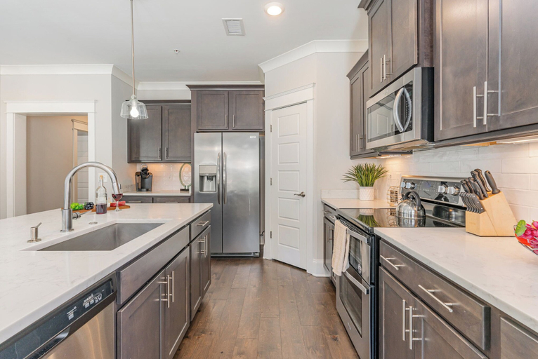 Interior 2, Ivory - Private Porch - Walk to Centennial Park, Davidson
