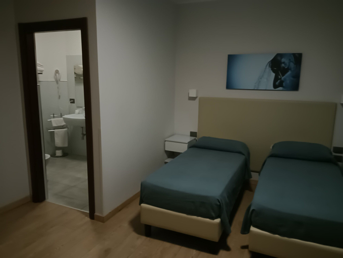 Room 2, Residence Hotel Azzurro, L'Aquila