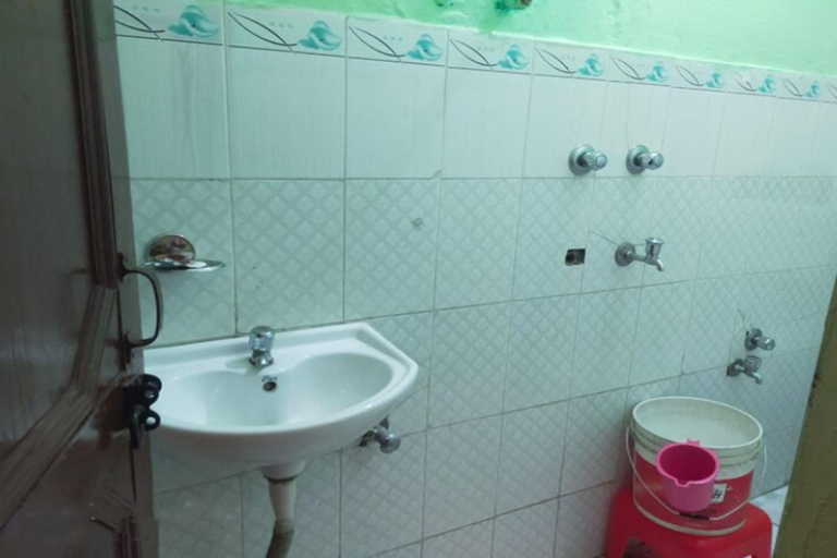 Bathroom 4, MamtaPalacebyStayApart, Uttarkashi