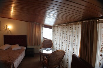 Others 4, Kosk Otel, Kadıköy
