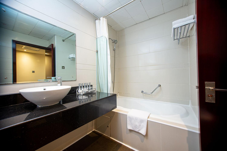 Bathroom 4, Lancaster Kumasi City Hotel, Kumasi