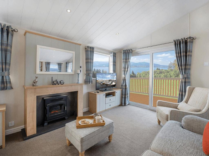 4, Limetree Lodge 2 with Pets Welcome at Riverside Leisure Park, Northumberland