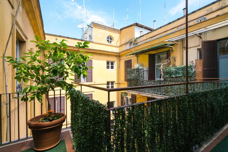Others 3, Residence Europa, Rome