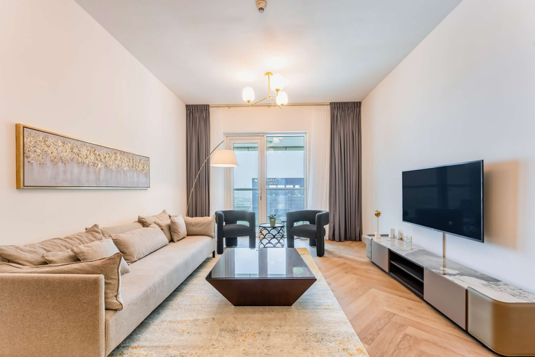 Living area 2, Silk Valley-Luxury 2B close to Beach, Dubai