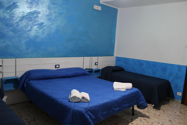 Bedroom 2, Nettuno, Messina