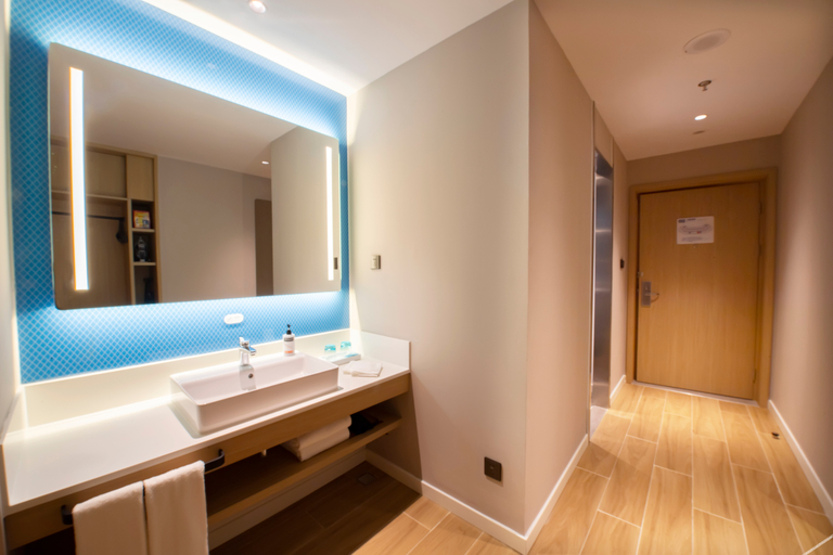 Bathroom 3, Holiday Inn Express Tianjin Binhai by IHG, Tianjin