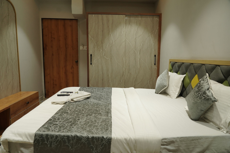 Room 5, Hotel Sunway, Ahmadabad
