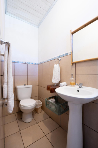 Bathroom 3, Hotel Punta Descartes, La Cruz