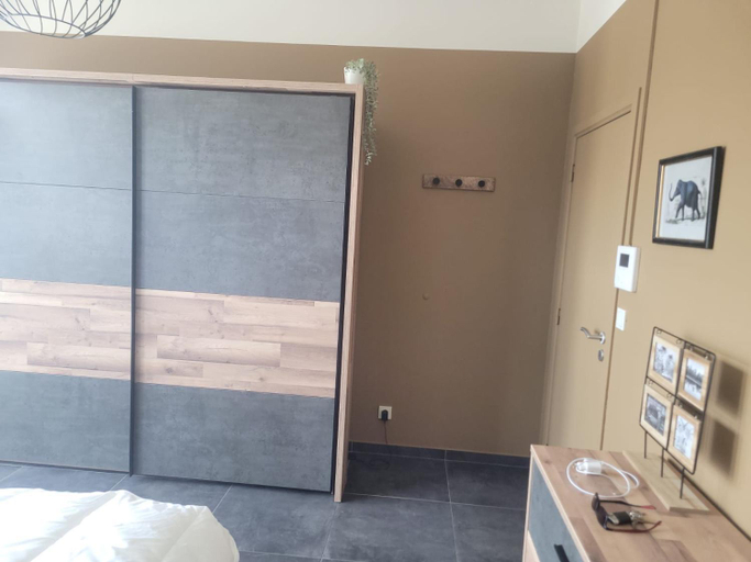 Others 3, Espace Cuesmois chambre, Hainaut