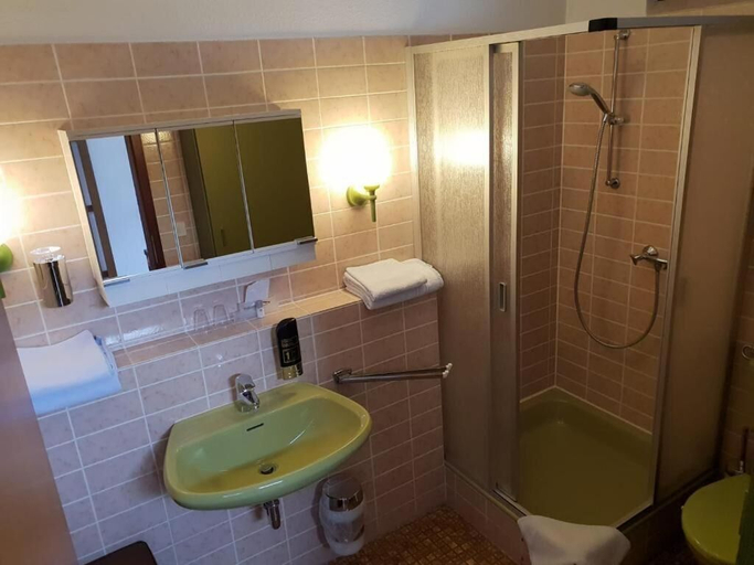 Bathroom 3, Aparthotel Panorama, Main-Kinzig-Kreis