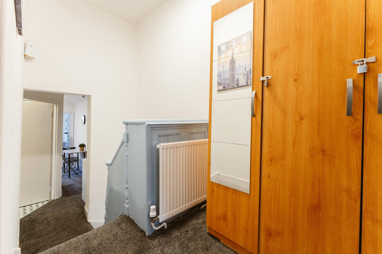 Others 2, Mile end Double rooms 86a, London