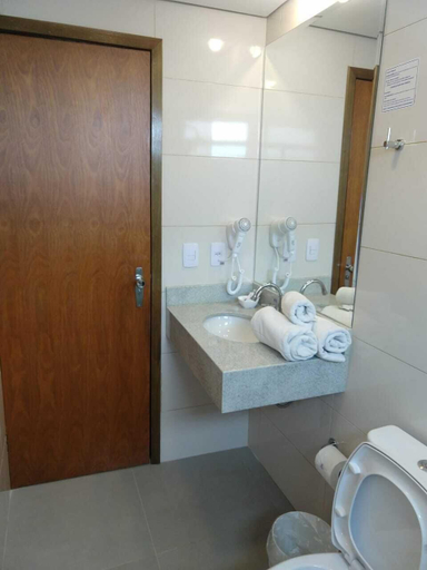 Bathroom 3, Hotel Riviera Lins, Lins