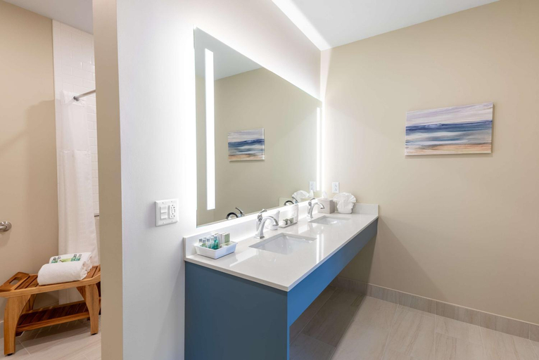 Bathroom 4, Bluenose Inn - Bar Harbor Hotel, Hancock