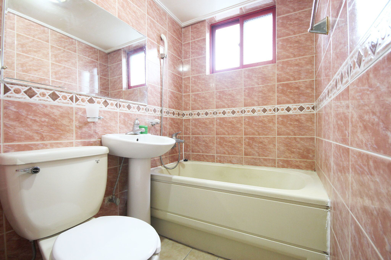 Bathroom 4, Busan Gwangalli J, Suyeong