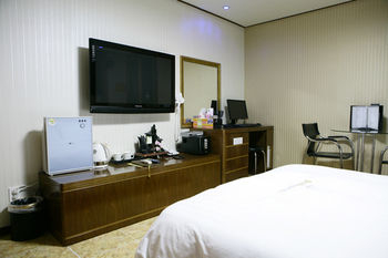 Others 3, Alice Hotel, Gunsan