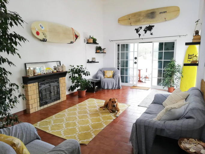 Others 4, Surf House, Aljezur