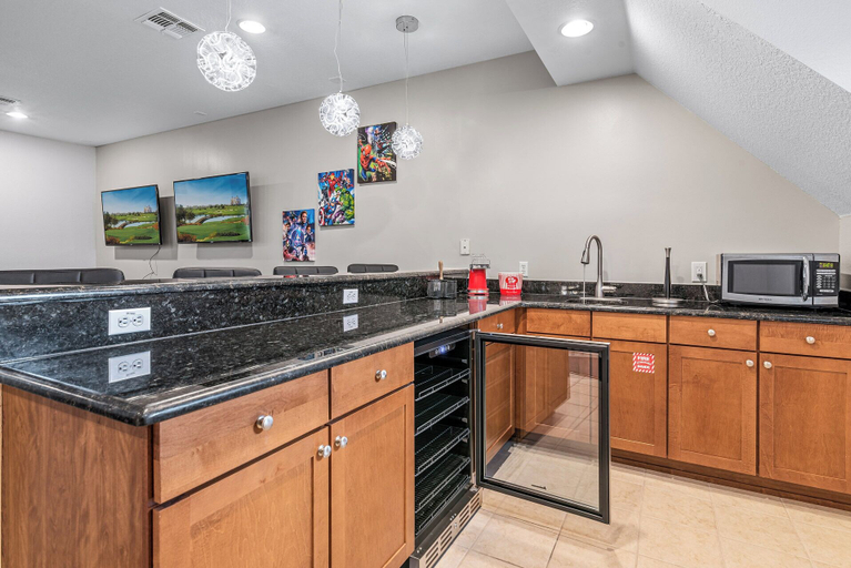 Private kitchen 5, Inviting 5BR Villa in Reunion Resort, Osceola