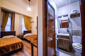 Others 5, Kosk Otel, Kadıköy