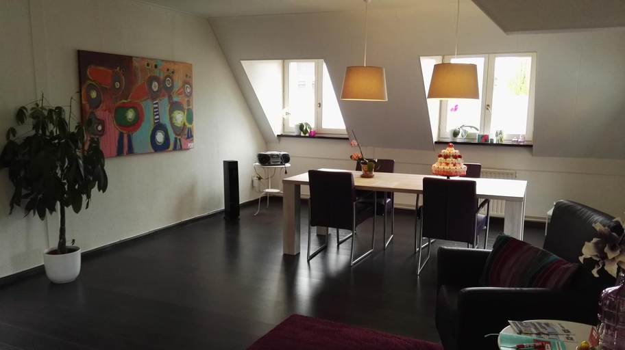 Others 2, Halte 46 Weert, Weert