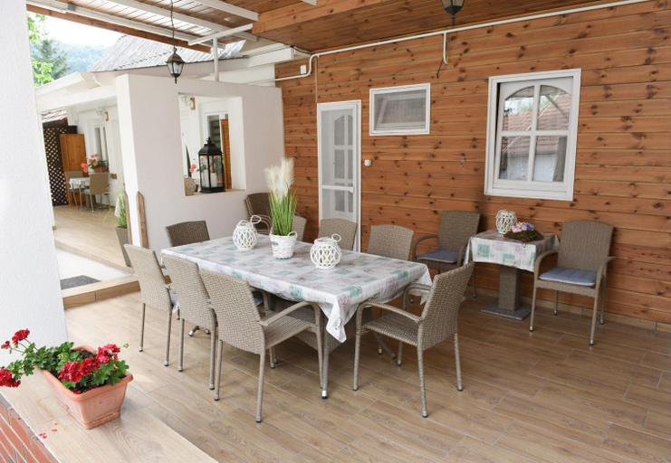 Others 3, Sandor Apartman, Mezőkövesdi